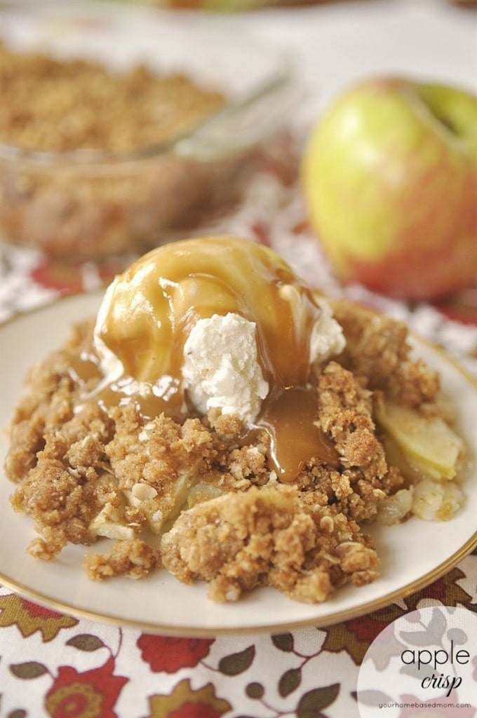 apple crisp and ice cream