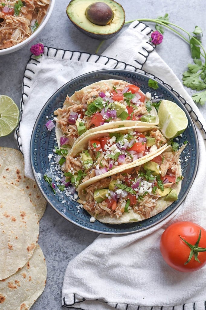 Slow Cooker Shredded Green Chile Chicken Tacos