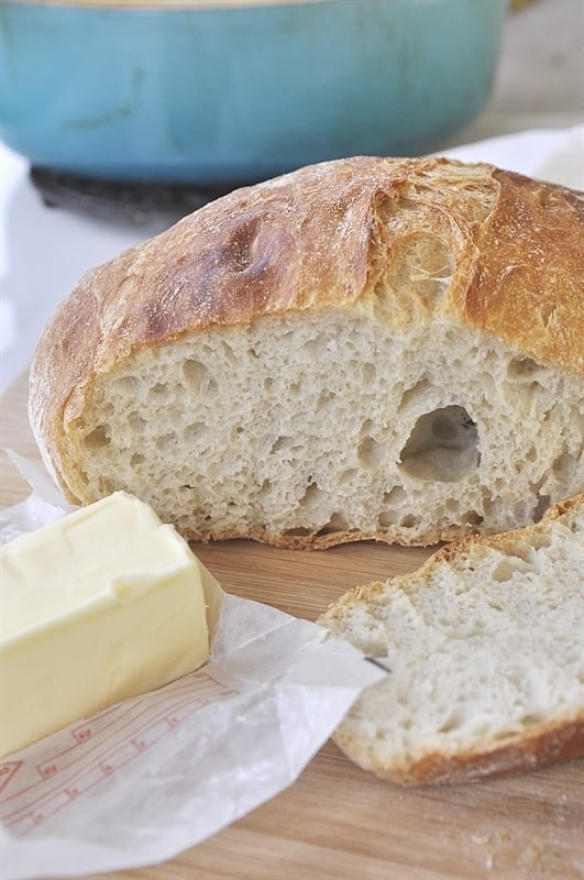 sliced no knead artisan bread