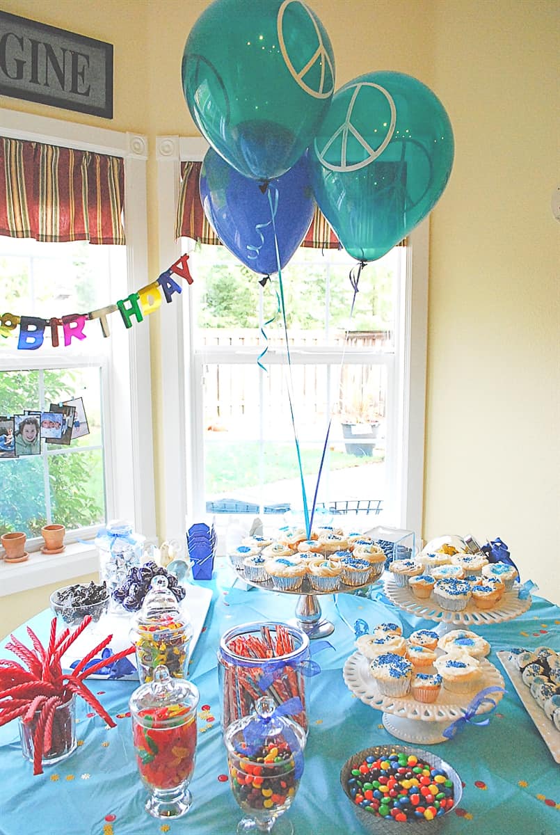 Tween BIrthday Party table