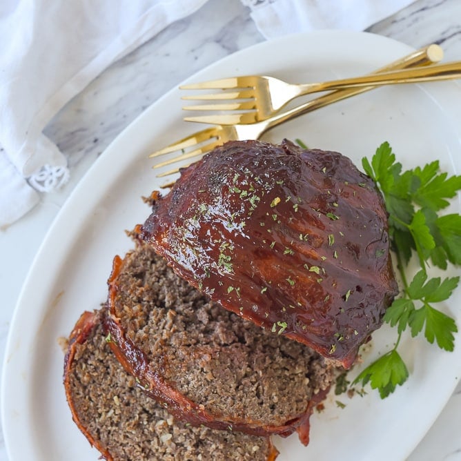 Featured image of post Paula Deen Meatloaf With Bacon Paula deen offers many different recipes for meatloaf