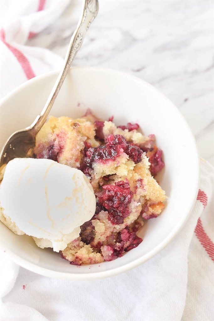 marionberry cobbler with ice cream