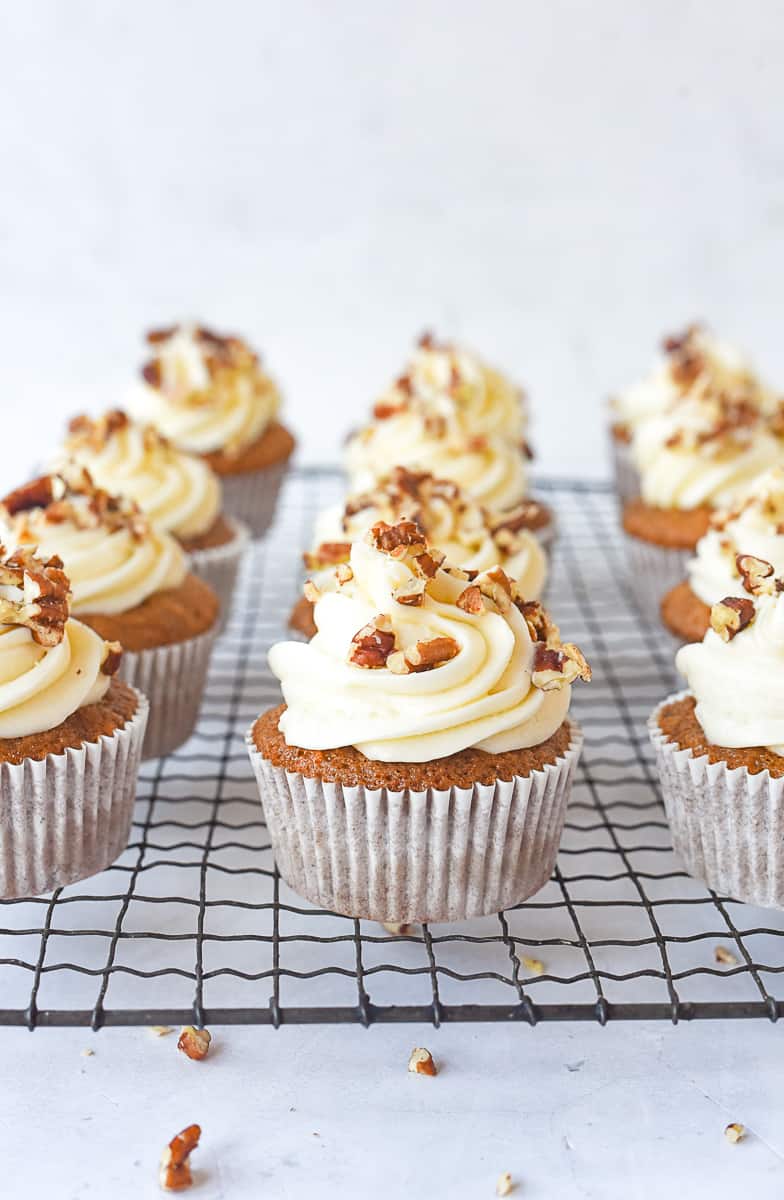 carrot cupcakes with frosting