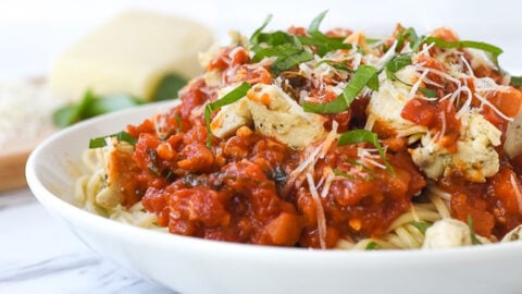 Chicken pasta discount tomato sauce