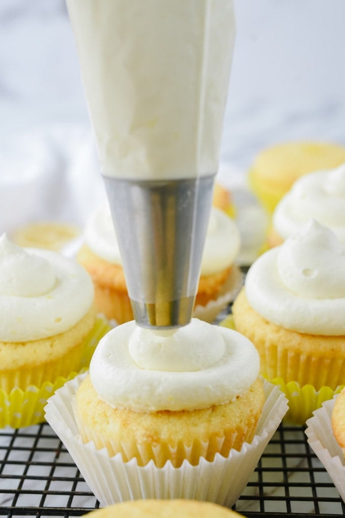 Lemon cream cheese frosting