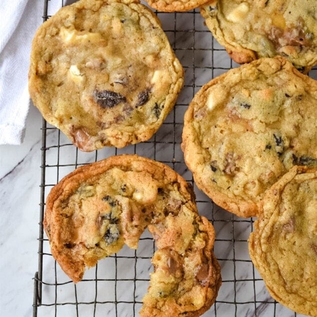 overhead shot of cookies on a cooling rack