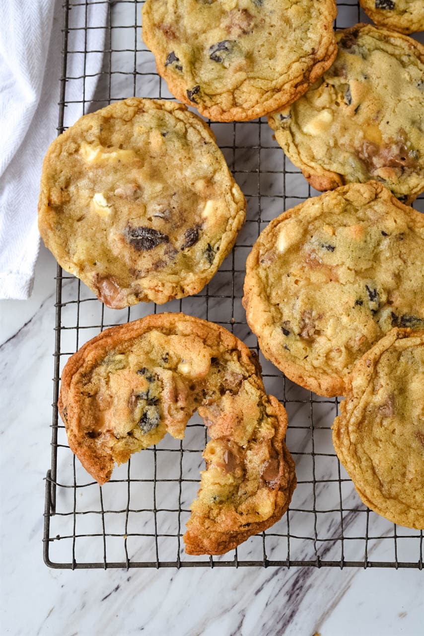 overhead shot of cookies on a cooling rack