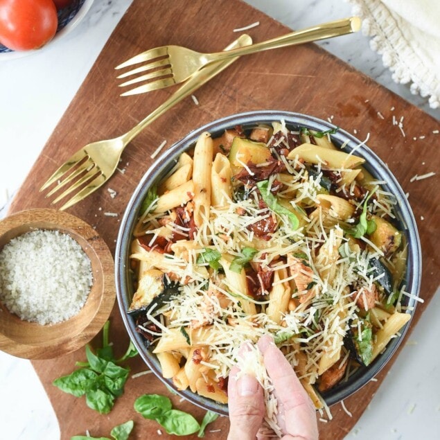 Garlic Chicken Pasta with Roasted Tomatoes