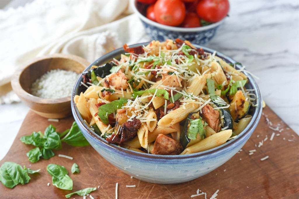 Garlic Chicken Pasta with Roasted Tomatoes