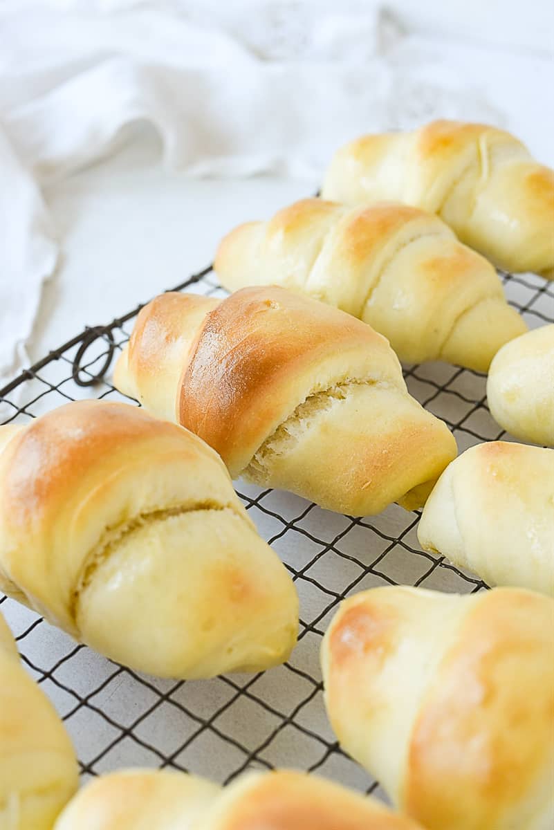 rolls on a cooking rack