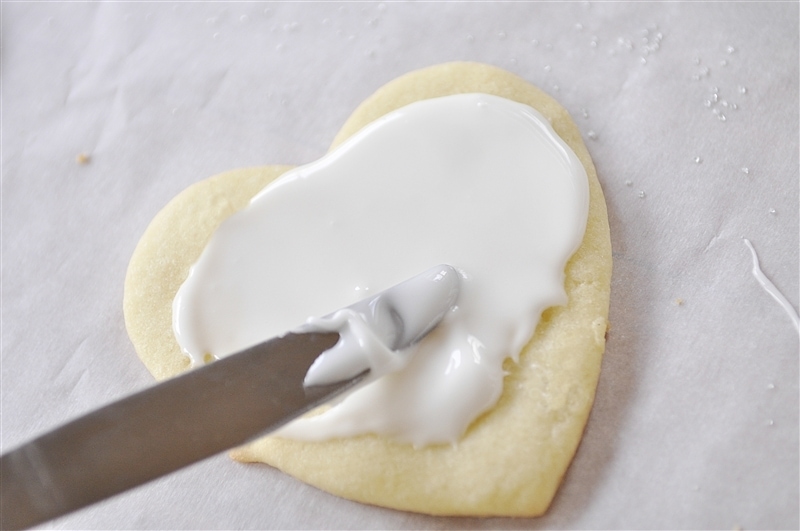 frosting heart shaped cookies