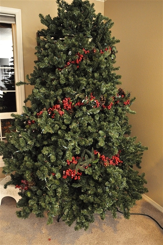 How to decorate a Christmas tree to create a lush and full tree with an easy to follow tutorial and lots of photos.