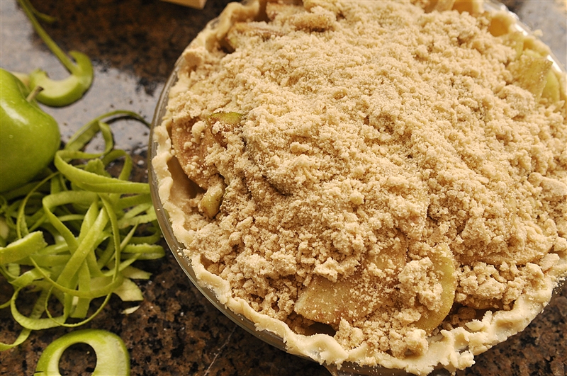 French Crumb Apple Pie