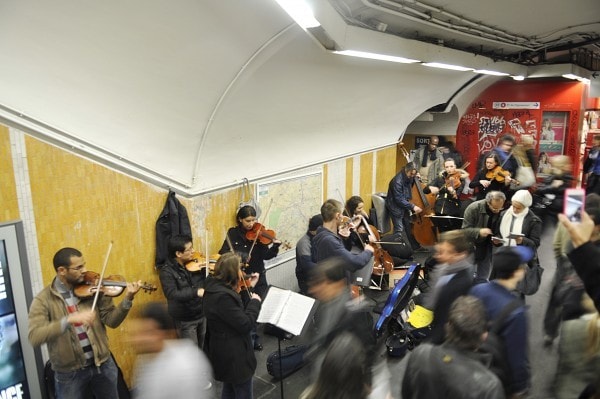 Metro performers in Paris