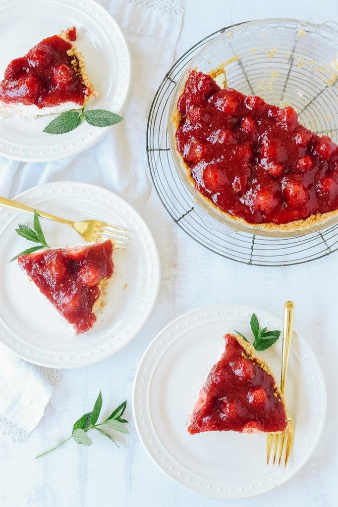 strawberry cheesecake pie