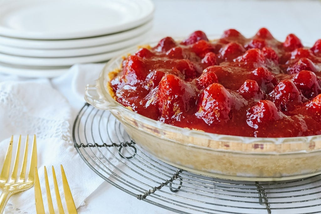 whole strawberry cream cheese pie