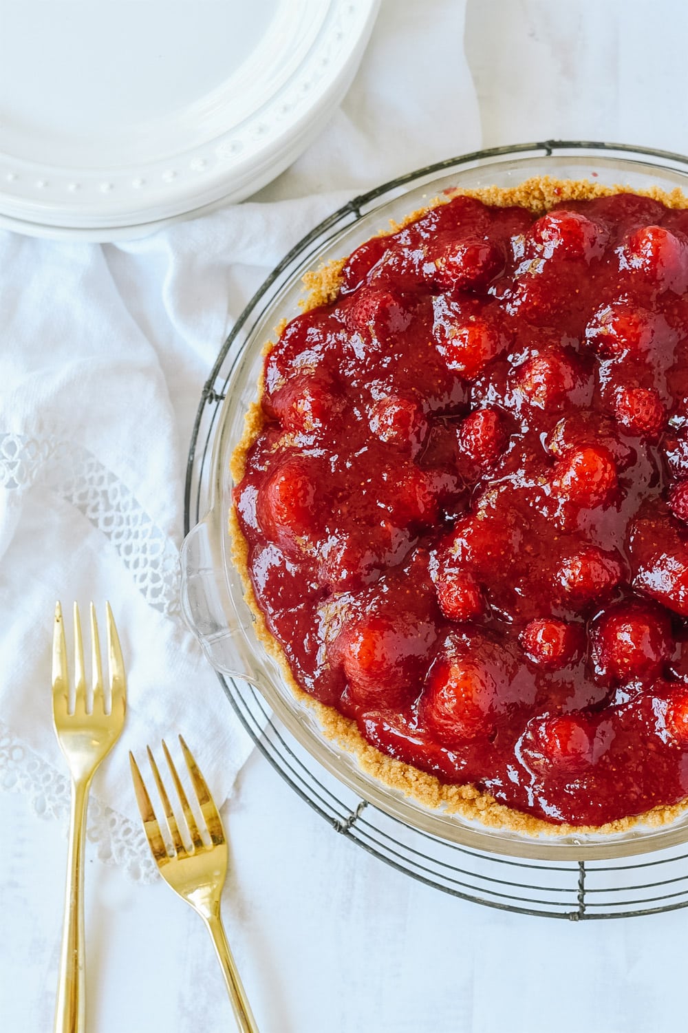 glazed strawberry cream pie