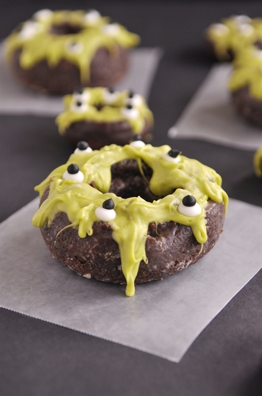 googly eye donuts