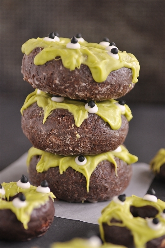 googly eye donuts