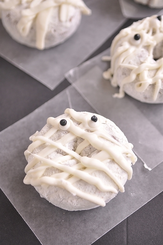 googly eye donut mummies
