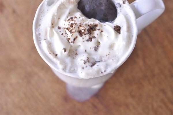 mint hot chocolate with whipped cream
