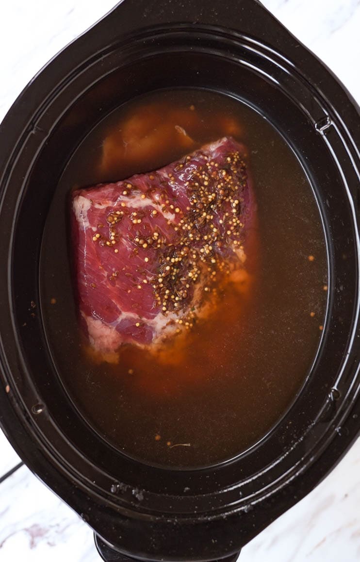 how long to slow cook a corned beef