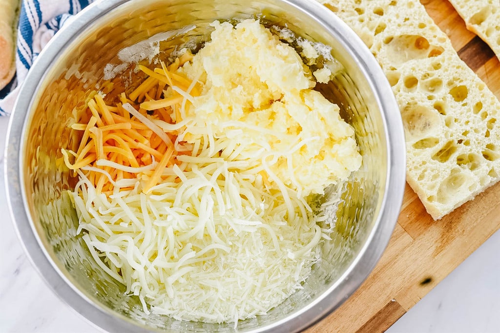 ingredients for cheesy garlic bread