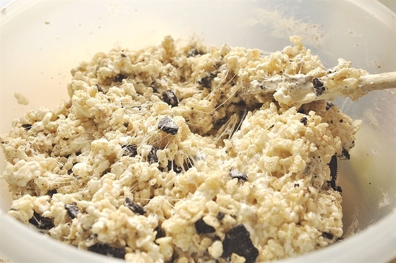 cookies and cream rice krispie treats