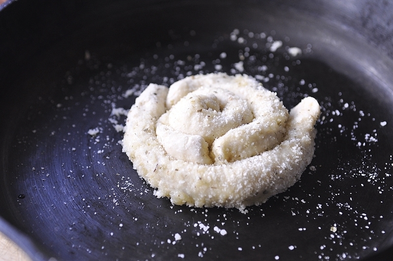 Garlic Parmesan Petal Bread