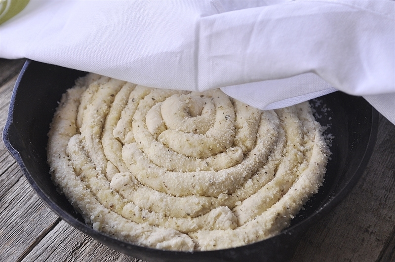 Garlic Parmesan Petal Bread