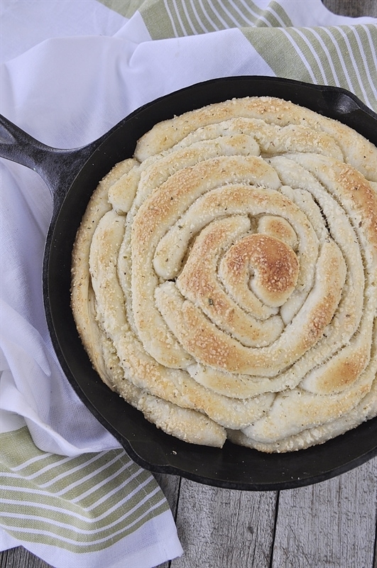 Garlic Parmesan Petal Bread