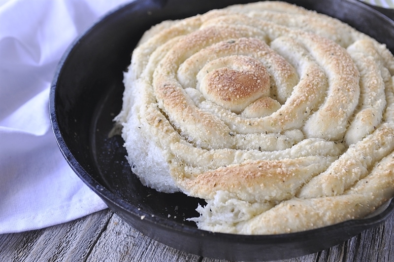 Garlic Parmesan Petal Bread