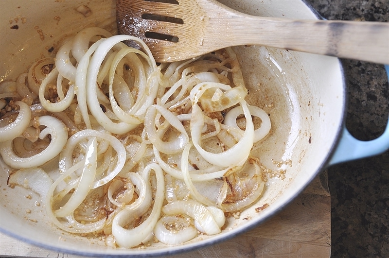 sautéd onions for beef stroganoff