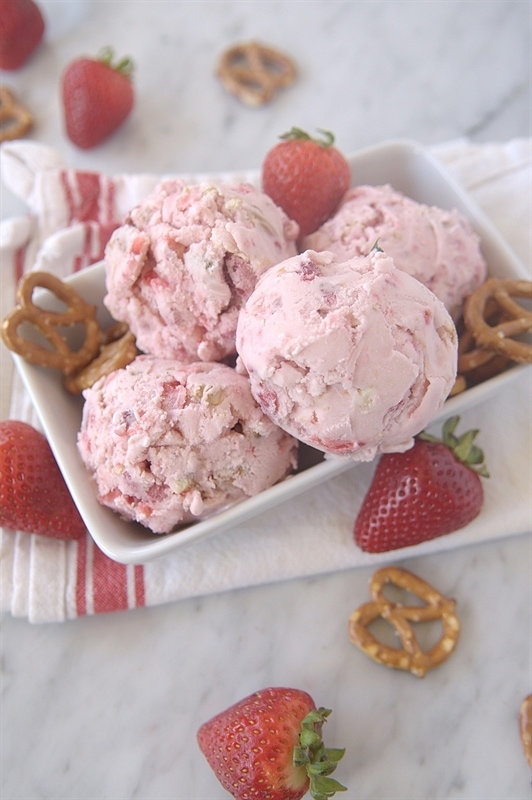 Pretzel Strawberry Ice Cream