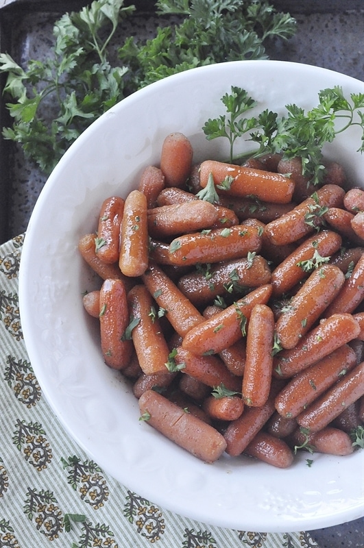 Slow Cooker Honey Cinnamon Carrots • FIVEheartHOME