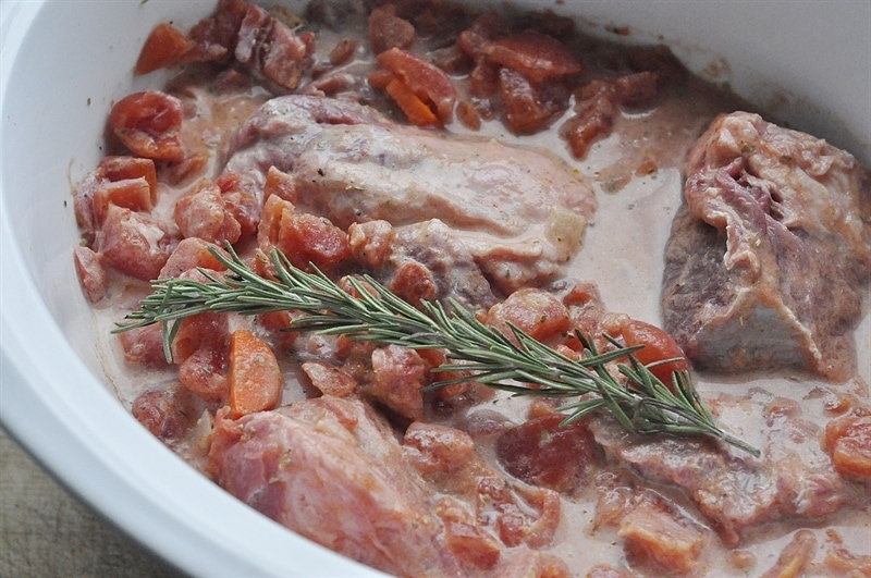 beef ragu ingredients in the crock pot