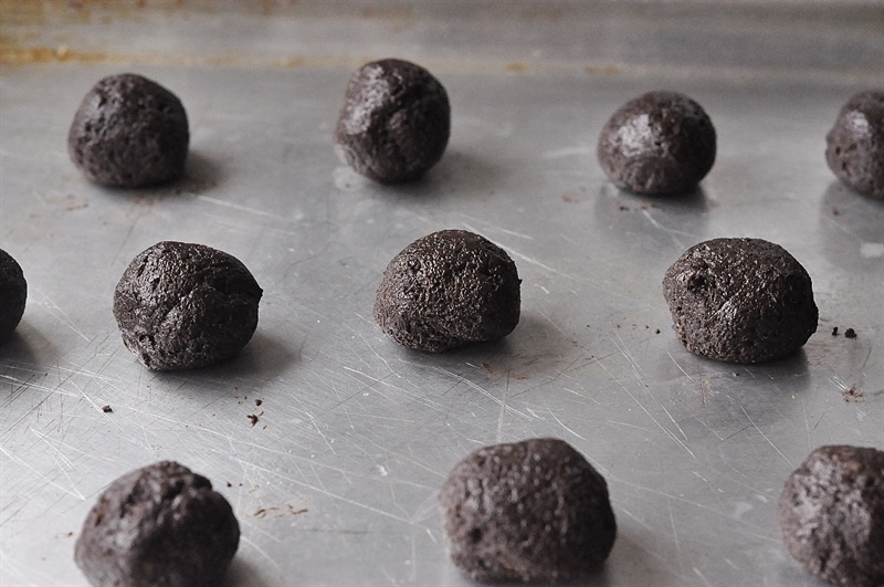 White Chocolate Oreo Cookie Balls