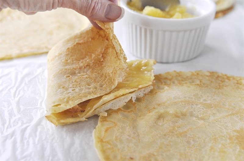 folding a swedish pancake in half
