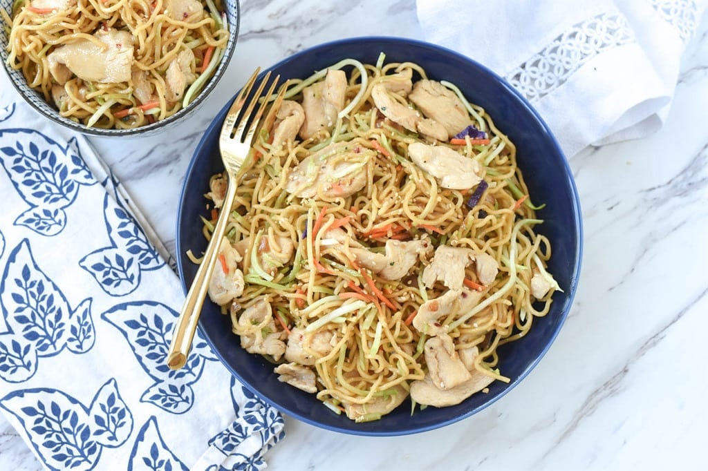 yakisoba noodles with chicken
