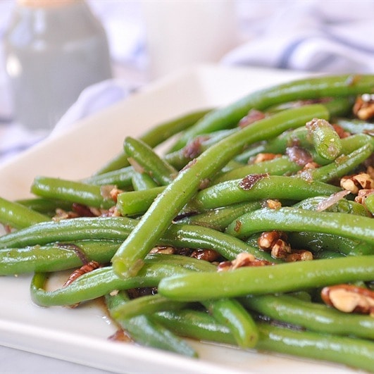 Green Beans with Caramelzied Pecans