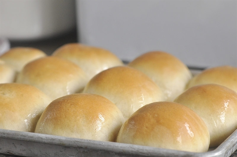 dinner rolls on a baking sheet