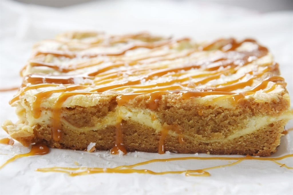 Salted Caramel Cheesecake Blondies