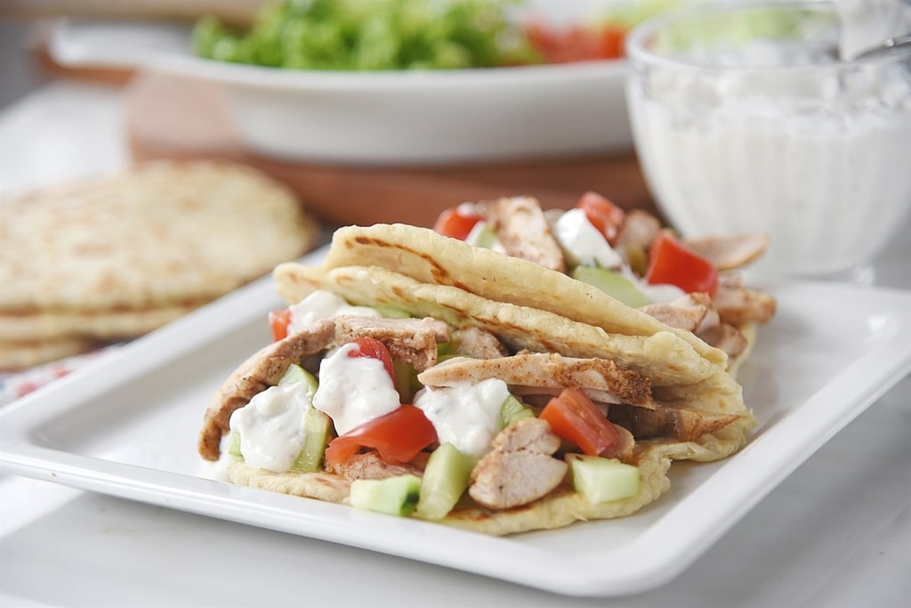 chicken shawarma with yogurt sauce