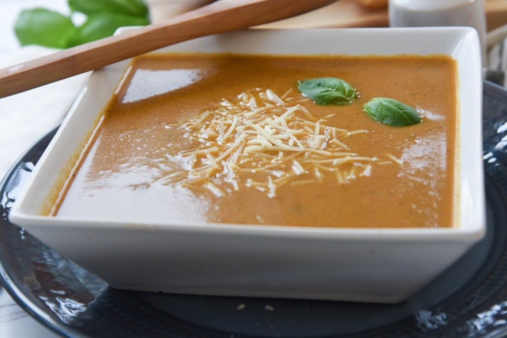 Roasted Red Pepper Soup with Garlic