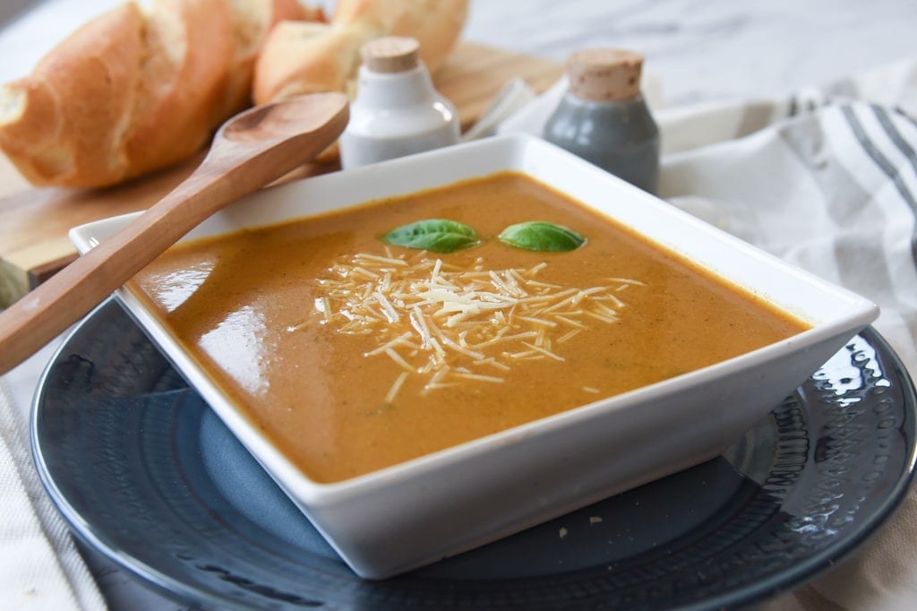 Roasted Red Pepper and Garlic Soup