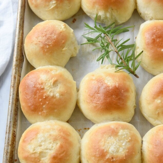 Rosemary Dinner Rolls