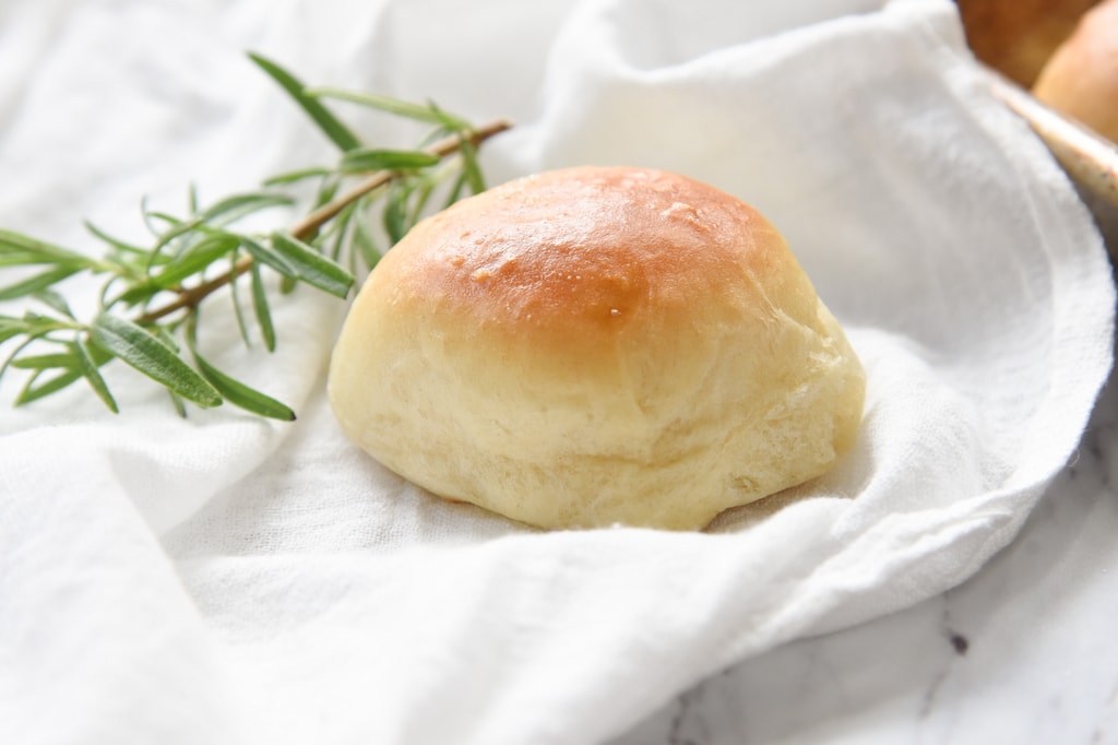 Rosemary Dinner Rolls