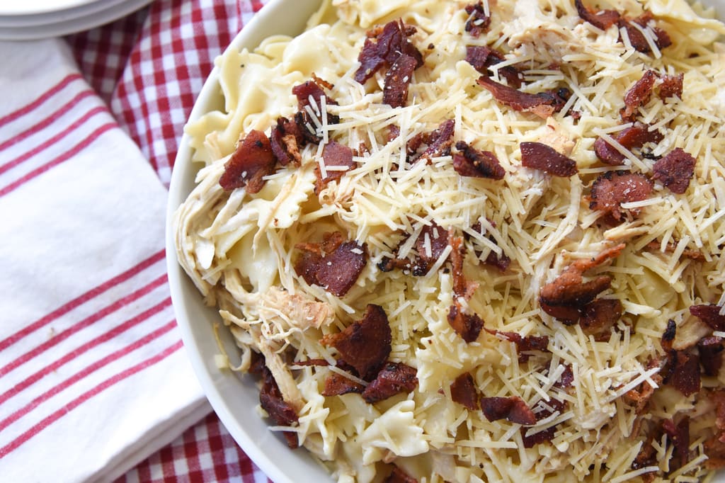 Slow Cooker Garlic Chicken Pasta