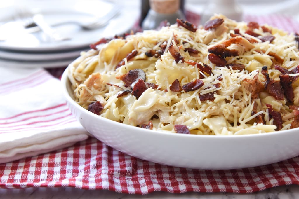 Slow Cooker Garlic Chicken Pasta