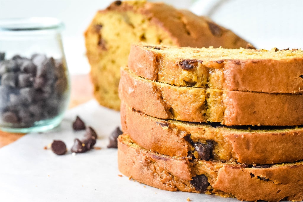 slices of chocolate chip pumpkin bread